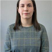 Profesora de informática (programación y desarrollo web para principiantes), y de matemáticas e inglés para jóvenes